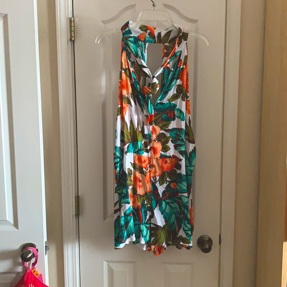 Beautiful Tropical Floral Romper NWT Size L